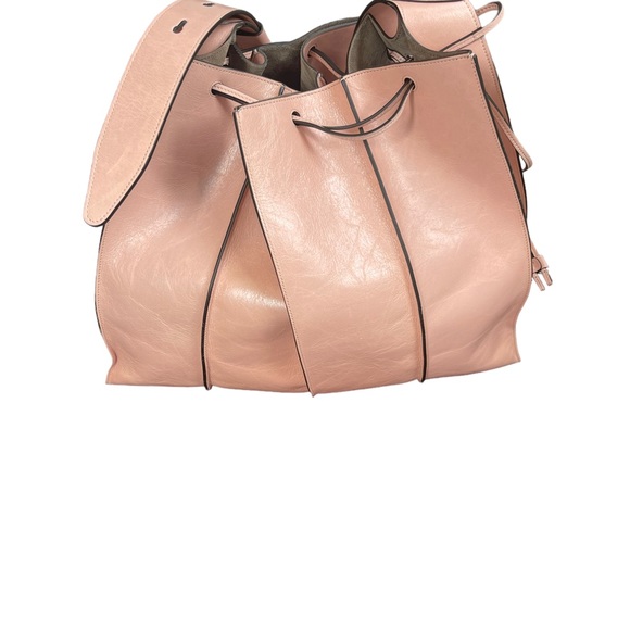 Tod’s Large Blush Pink Bucket Bag NWT - Picture 2 of 5